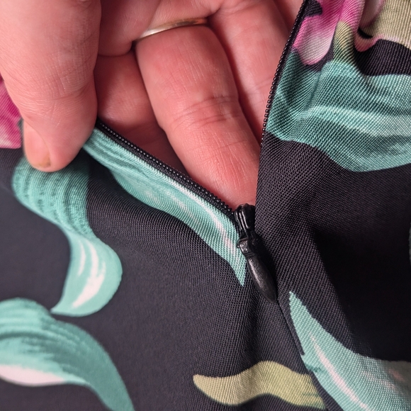 AB Studio Tropical Plumeria Floral Black Sheath Dress Size 8 - Picture 11 of 11